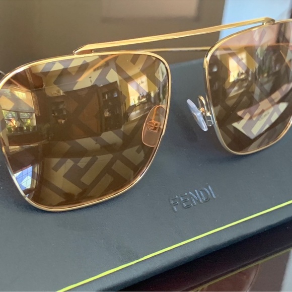 Fendi mirror sunglasses - Picture 4 of 8